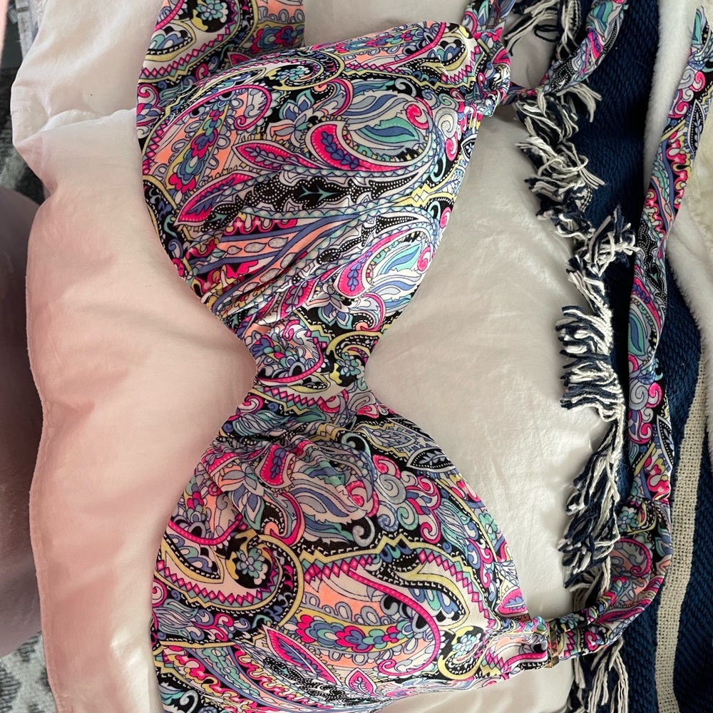 victoria’s secret bikini top 34D